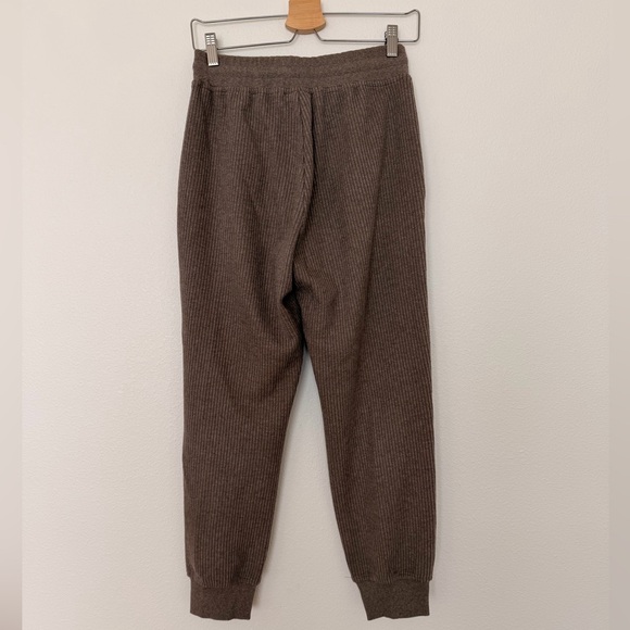 Varley - Set of Chaucer Jogger and Ellington Top - Picture 7 of 9